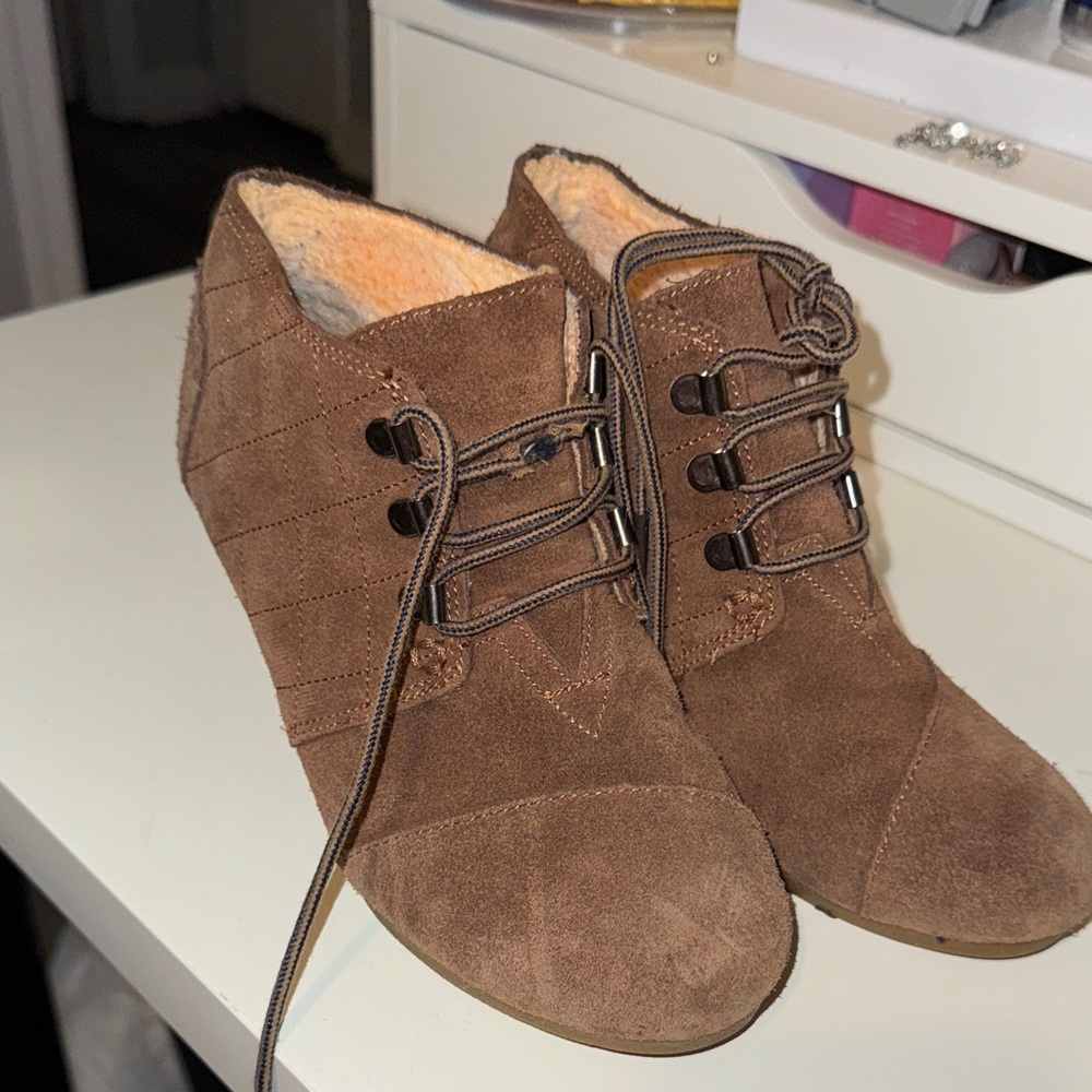 Toms Brown Lace Up Women's Boots